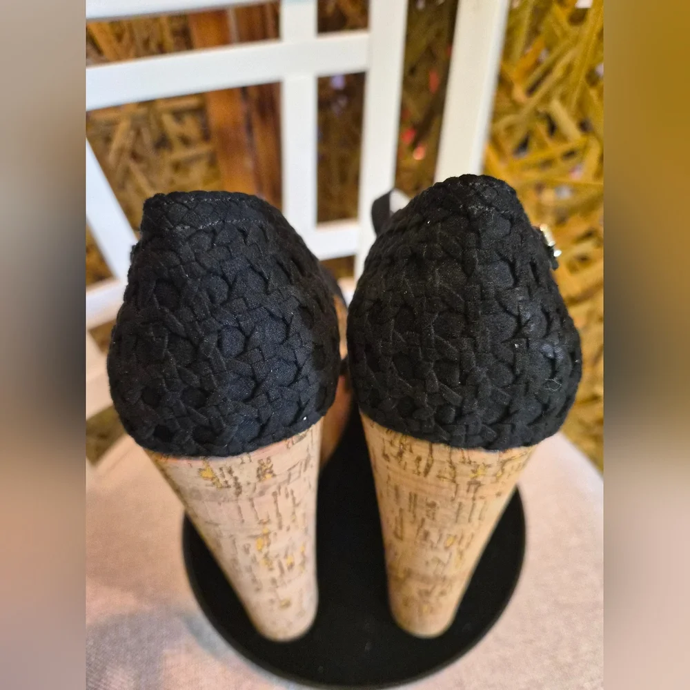 Jessica Simpson Black and Tan Wedge Shoes